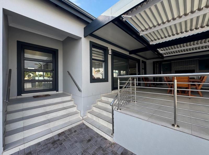 4 Bedroom Property for Sale in Myburgh Park Western Cape